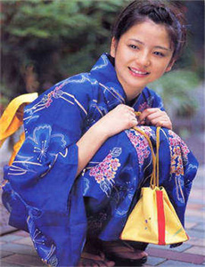 将手脚绑上拿刷子挠尿孔文章,青草影院内射中出高潮