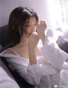 女裸阴密桃图片,自由 成熟 丰满 多毛